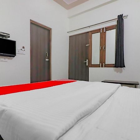 Rajlakshmi Guest House Mathura Exteriér fotografie