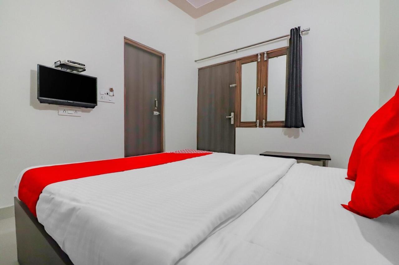Rajlakshmi Guest House Mathura Exteriér fotografie