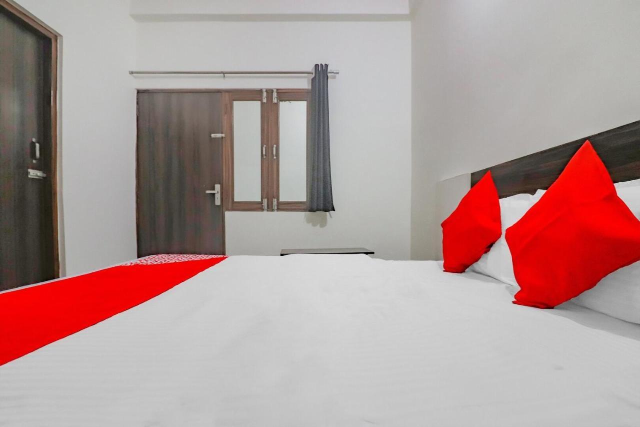 Rajlakshmi Guest House Mathura Exteriér fotografie