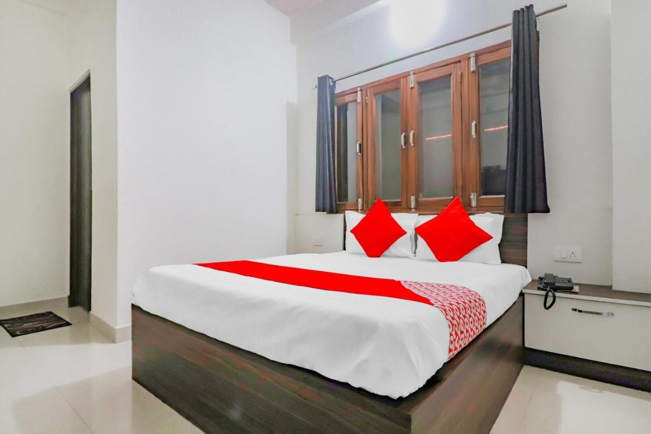 Rajlakshmi Guest House Mathura Exteriér fotografie