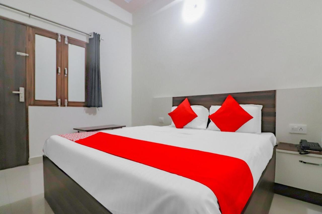 Rajlakshmi Guest House Mathura Exteriér fotografie